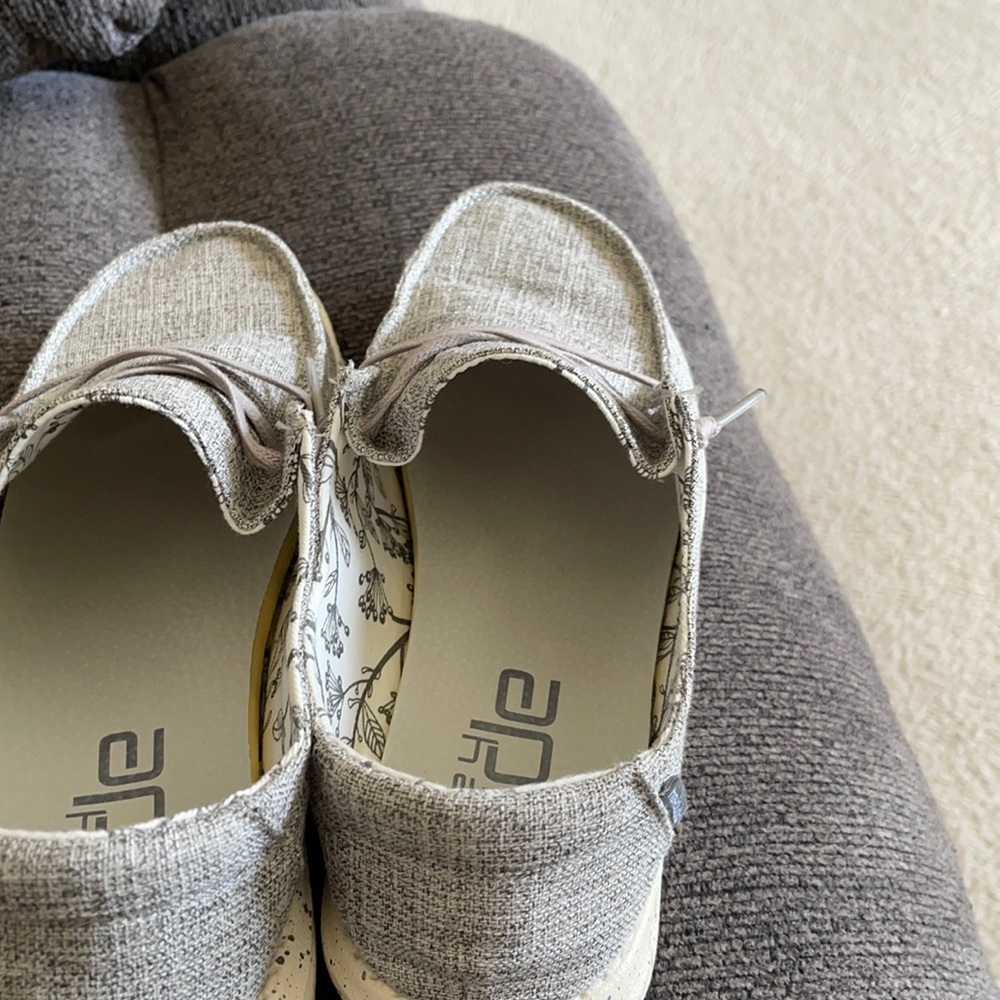 Hey Dudes worn once too big size 9